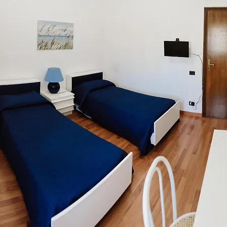 Bed & Breakfast La Sciaia A Mare 2*