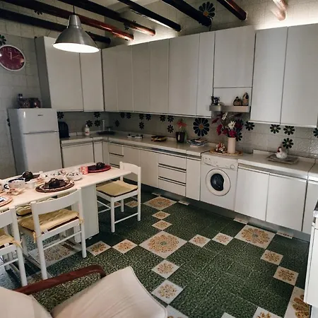 Bed & Breakfast La Sciaia A Mare 2*