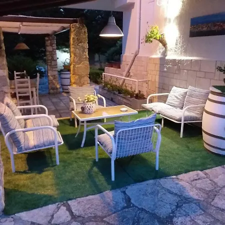 Bed & Breakfast La Sciaia A Mare 2*